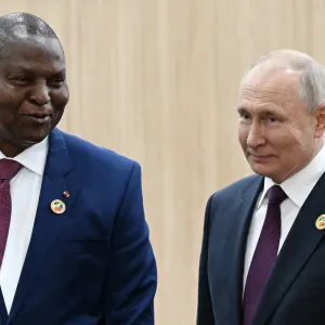 رئيس إفريقيا الوسطى يشكر بوتين على إمداد بلاده بالحبوب مجانا