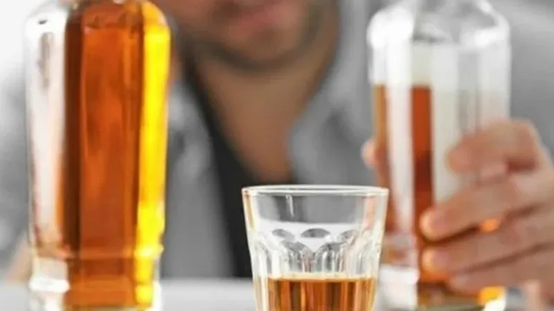 الكشف عن مصنع عشوائي لصنع المشروبات الكحولية في بنقردان