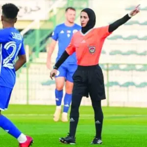 روضة المنصوري أول حكم تقود مباراة في تاريخ الدوري الإماراتي