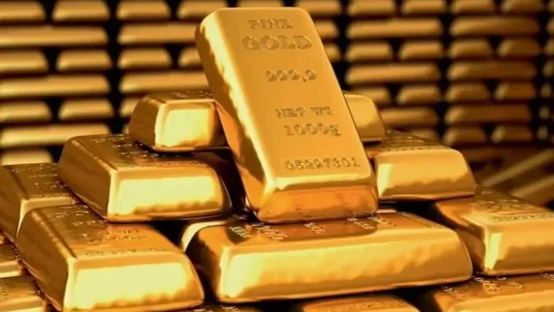 الذهب ينخفض في المعاملات الفورية