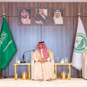 الأمير عبد العزيز بن سعود يلتقي القيادات الأمنية في منطقة عسير