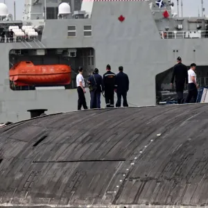 الغواصات النووية الأميركية تطفو على السطح في كوبا خلف الأسطول الروسي