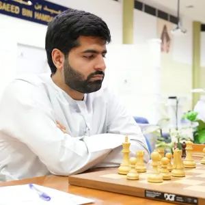 سلطان يتقاسم صدارة «دولية دبي للشطرنج»