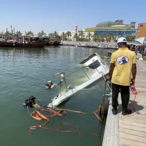 «فريق الغوص الكويتي» يستعد لانتشال يخت غارق بطول 70 قدم في «نقعة الفحيحيل»