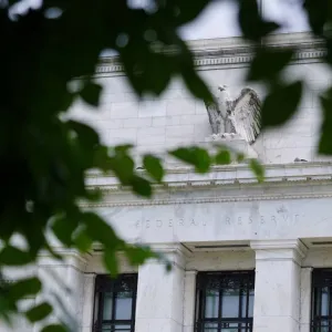 «يو بي إس» يتوقع أن يخفض «الفيدرالي» الفائدة في ديسمبر