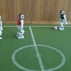 فيديو. مباراة كرة قدم بين الروبوتات في معرض للذكاء الاصطناعي في جنيف