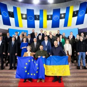 الاتحاد الأوروبي يوافق "مبدئيا" على بدء مفاوضات انضمام أوكرانيا ومولدوفا