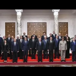 مصر: حكومة جديدة تؤدي اليمين الدستورية وتغيير في حقائب وزارية سيادية بينها الدفاع والخارجية