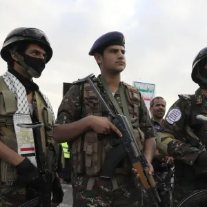 احتجاجات قبلية في صنعاء تندد بانتهاكات الانقلابيين