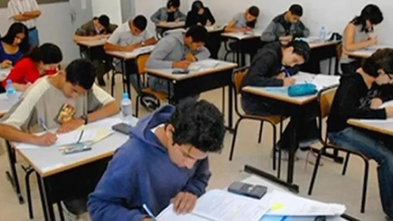 نائب "أمل" لامتحانات "على قياس التلميذ الجنوبي" 
ونائب "حزب الله": لا يحق للحلبي القرار قبل 2 أيار