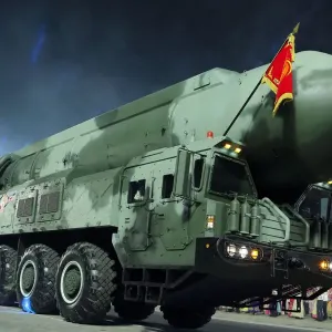 كوريا الشمالية تطلق صاروخا باليستيا بعيد المدى وأميركا تندد