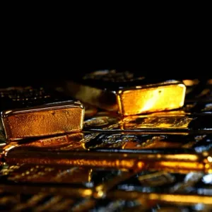 الذهب عند 2461.27 دولار للأونصة بفضل توقعات خفض الفائدة الأمريكية