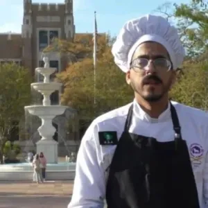 أضاف الكبسة للمواد الدراسية.. بالفيديو..  قصة مبتعث سعودي تخصص في مجال الطهي في جامعة أمريكية