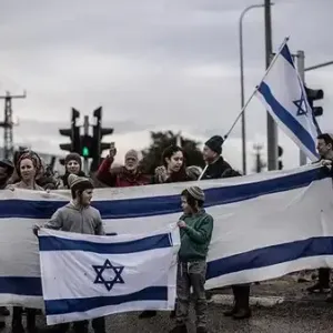 إسرائيليون يقتحمون معبر "بيت حانون" لمنع إدخال المساعدات إلى غزة