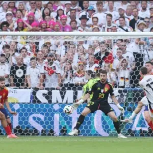 لا يستسلمون أبدًا.. هدف قاتل ينقذ منتخب ألمانيا أمام إسبانيا (فيديو)