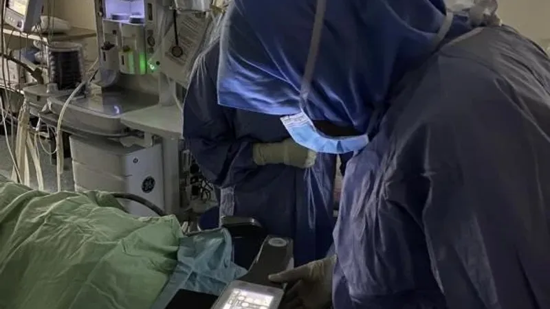 مستشفى عبري ينجح في إجراء أول عملية تثبيت للقرنية لمريض يعاني من القرنية المخروطية
