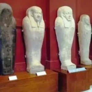تعرف على مشروع ترميم التوابيت على هيئة آدمية في المتحف المصرى