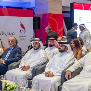 سلمان بن محمد يشهد حفل خريجي الأكاديمية الأولمبية البحرينية