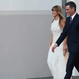 إسبانيا.. الادعاء يطلب إسقاط قضية فساد ضد زوجة رئيس الوزراء