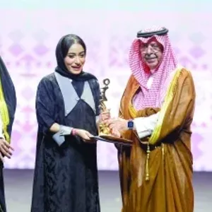 أسماء العوفية أفضل ممثلات «مهرجان المسرح الخليجي الرابع عشر»