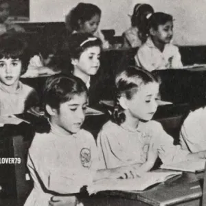 شاهد..صورة قديمة لطالبات مدرسة دار الحنان بجدة .. والكشف عن تاريخ التقاطها