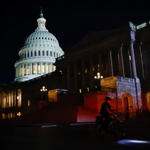 مجلس الشيوخ الأميركي يقر قانون تمويل بـ1.2 تريليون دولار لتجنب الإغلاق الحكومي