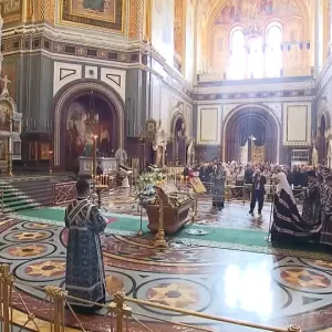 شاهد: المسيحيون الأرثوذوكس يحتفلون بـ"سبت النور" في روسيا