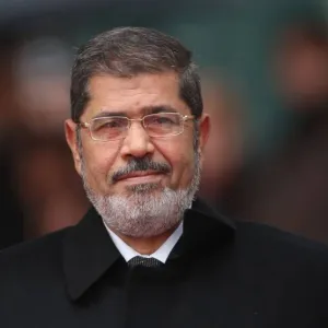 طبيب مصري يحسم الجدل ويكشف السبب الحقيقي  لوفاة الرئيس المخلوع محمد مرسي