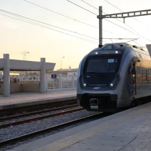 تونس للشبكة الحديدية السريعة تحذّر المواطنين عند مرور على السكة بسبب استكمال اشغال خط تونس - القبّاعة