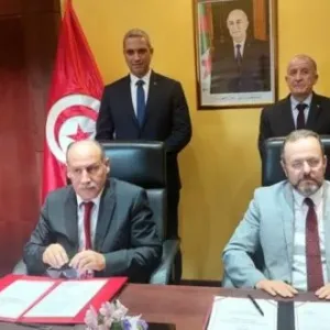 تونس والجزائر تمضيان اتفاقية للتهيئة السياحية..وهذه التفاصيل..