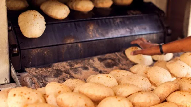 لماذا رفعت الحكومة المصرية سعر الخبز المدعوم 300 في المئة؟