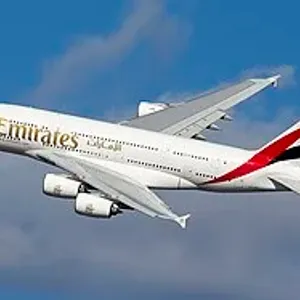 "طيران الإمارات" ترفع تعليق إنجاز إجراءات المسافرين من دبي