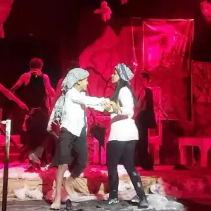 يتناول القضية الفلسطينية.. عرض «القبعة والنبي» على المسرح المكشوف ببورسعيد
