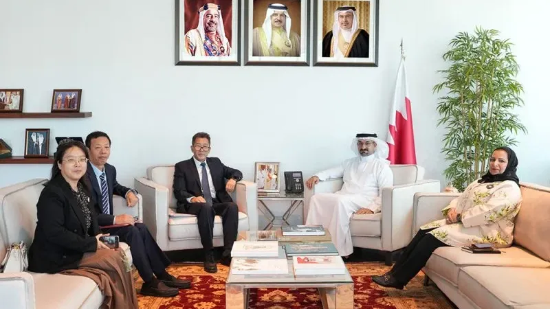 وزير الصناعة والتجارة يستقبل سفير جمهورية الصين الشعبية لدى مملكة البحرين