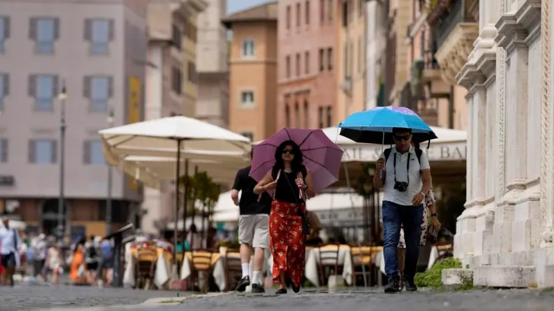 إيطاليا تتعرض لموجة طقس حار