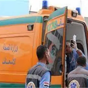 إصابة 10 أشخاص أثر انقلاب سيارة بطريق قنا - سوهاج الصحراوى