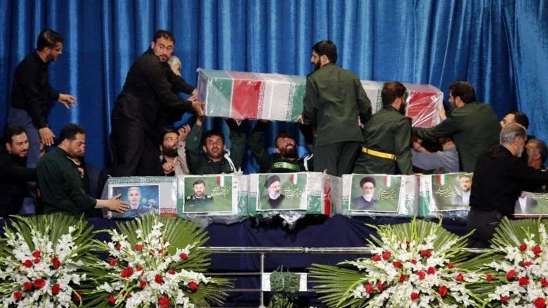 من حضر مراسم تأبين الرئيس الإيراني في طهران من الوفود الدبلوماسية العربية والدولية؟