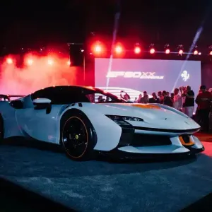 الظهور الأول لسيارة فيراري SF90 XX STRADALE في منطقة الشرق الأوسط خلال فعالية كازا فيراري أبوظبي