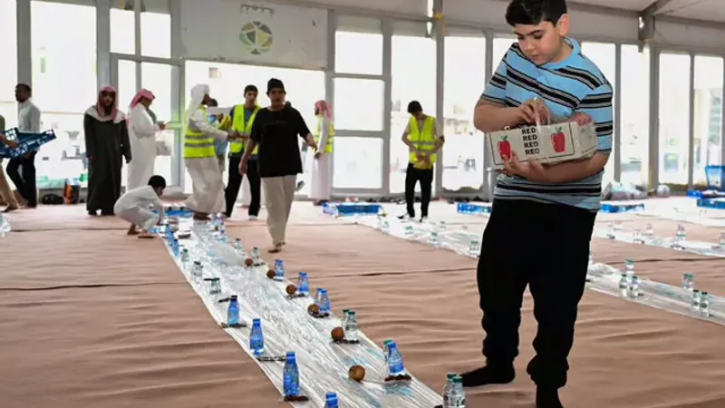 توزيع 11 ألف وجبة خلال 10 أيام بمخيم «إفطار ودعوة» بجمعية «نور»