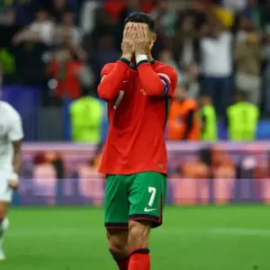 قلق بسبب "قلب" رونالدو عقب نهاية مباراة البرتغال.. ماذا حدث؟