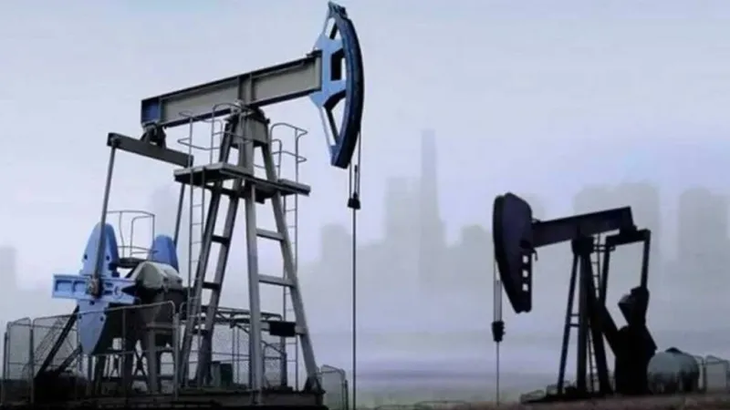 تراجع عقود النفط الآجلة في ختام تعاملات الخميس