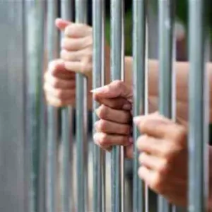 السجن بحق عراقي بسبب منشور على “فيسبوك” يخص وزارة