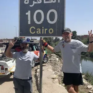 رحلة من أجل الديموقراطية.. 269 يومًا سيرًا على الأقدام من جنوب أفريقيا إلى القاهرة