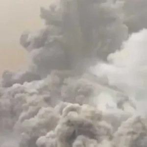 ما يزال يشكل خطرا.. ثوران بركان روانغ مجددا  #إندونيسيا #سكاي_اونلاين