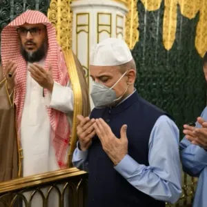 رئيس وزراء باكستان يزور المسجد النبوي