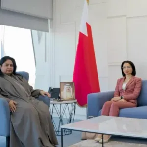 المدير العام لمعهد الإدارة العامة تستقبل القائم بأعمال سفارة الجمهورية التونسية لدى البحرين