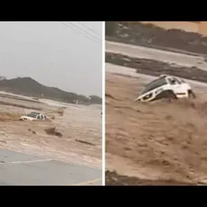 مشاهد كارثية من فيضانات سلطنة عُمان.. عشرات الضحايا من الطلاب وغرق السيارات