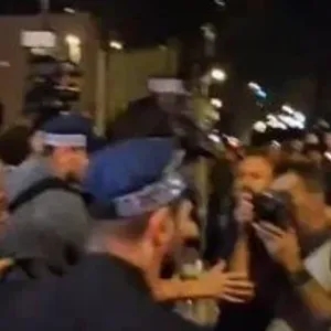 متظاهرون يرشقون وزير الأمن القومى الإسرائيلى بن غفير بالأحذية.. فيديو
