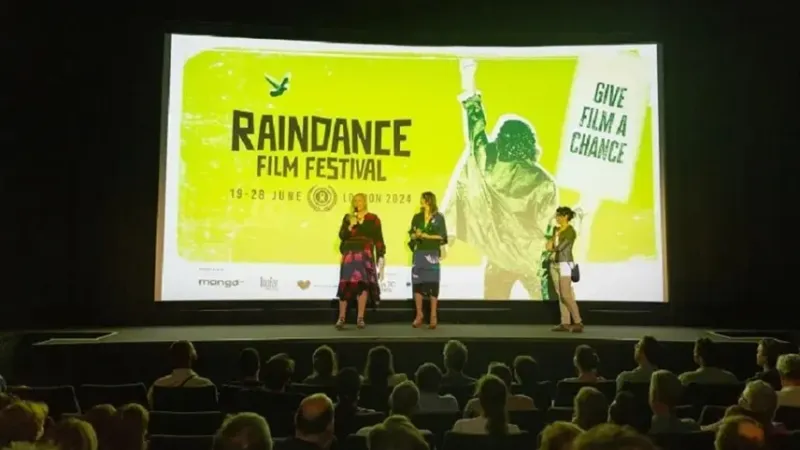 "قضية الغرباء" عن اللاجئين السوريين يفوز بجائزة في مهرجان ريندانس للسينما