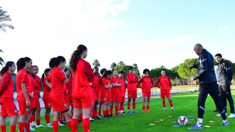 مدرب المنتخب الوطني النسوي يستدعي 27 لاعبة لمواجهة الجزائر ببركان